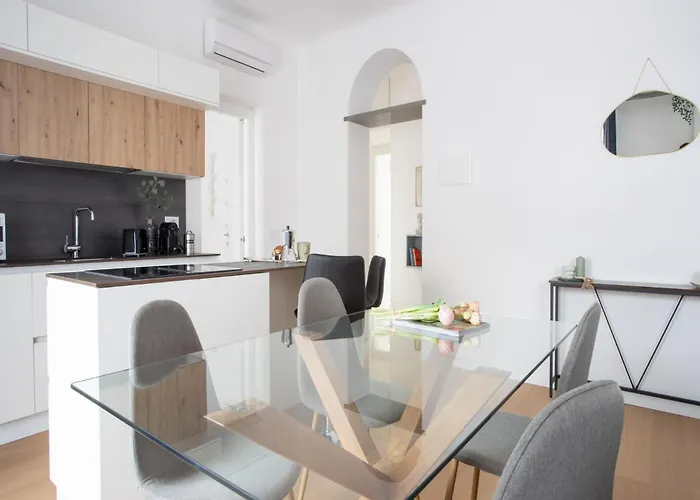 The Rent - Two-bedroom In Navigli Area