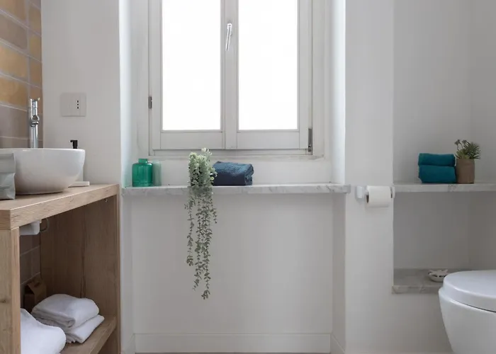 The Rent - Two-bedroom In Navigli Area Apartment *