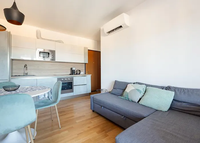 Sweet - With Balcony 아파트 *