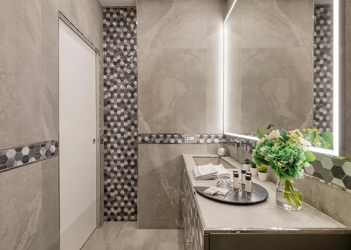 Falcone, 5 - Downtown