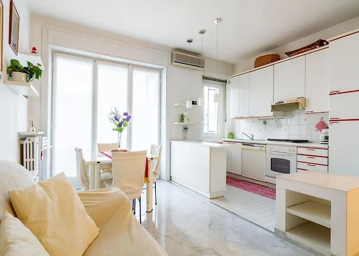 Luminoso Bilocale In Centro شقة *