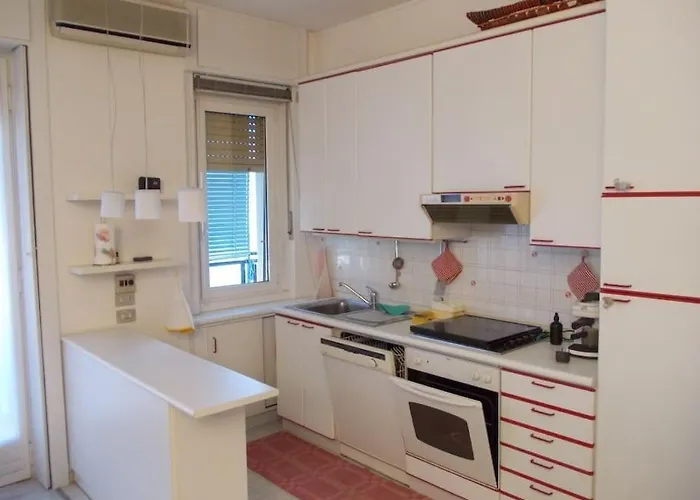 Luminoso Bilocale In Centro شقة *