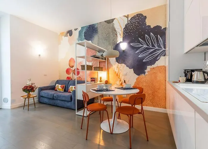 Central Station & Shuttle Airport Stop 2' Walk * Milán