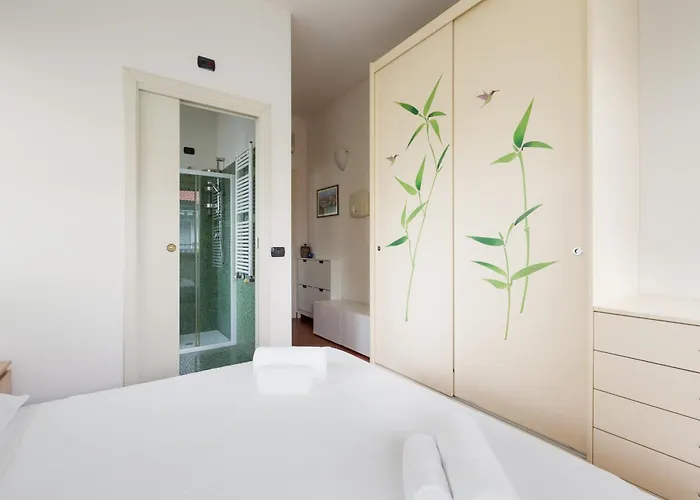 Bright & Comfy With Parking