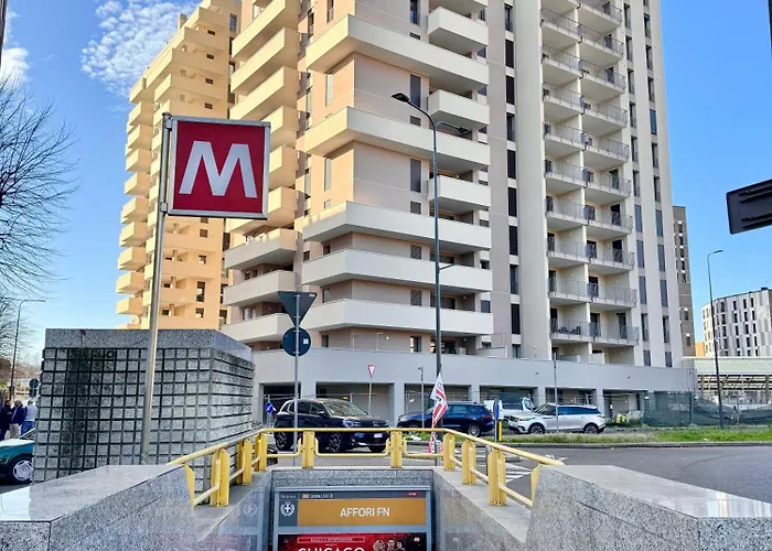 Casa Bianca - Metro E Stazione Sotto Casa * 米兰