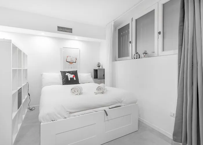 Vals6 - Glam In The Center Of -