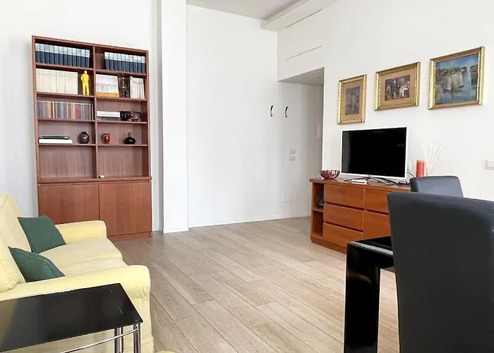 Charlotte House Center Milano