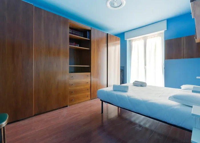 Roomy With Balcony! Milán