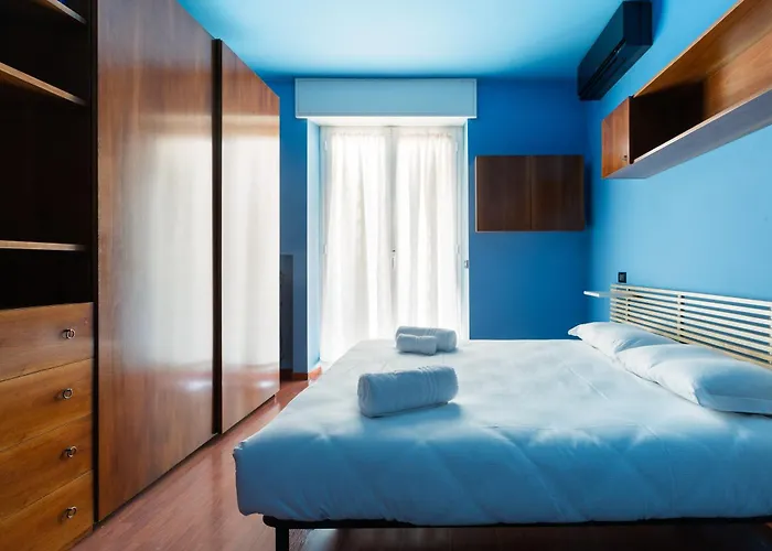 Roomy With Balcony! Lägenhet