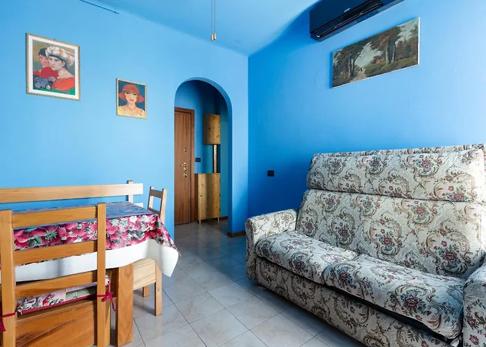 Roomy With Balcony! Milán