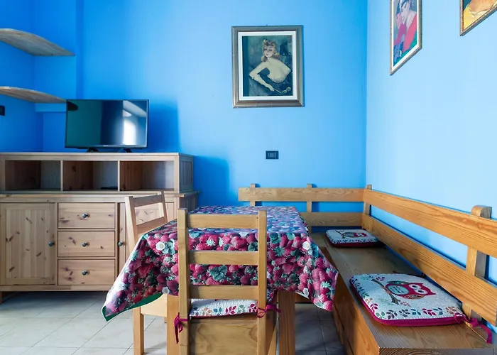 Roomy With Balcony! * Milán