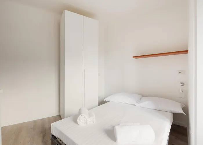 Guesthost - Mm Maciachini Cozy *