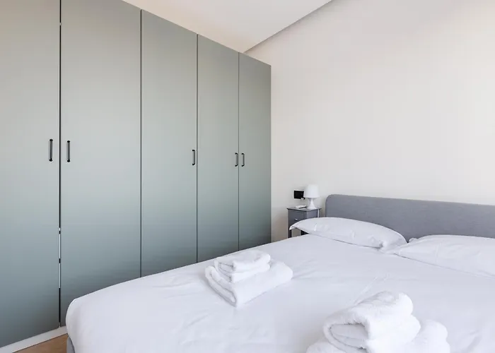 Guesthost - Renovated Apts