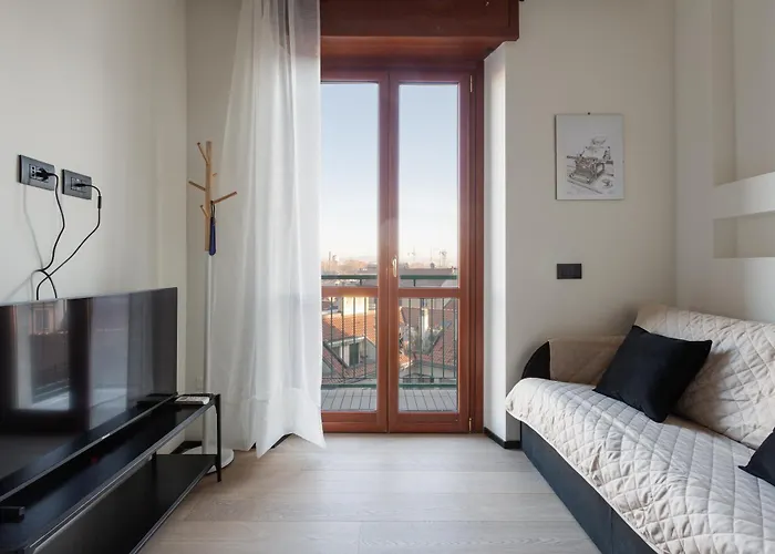 Guesthost - Renovated Apts * Milan