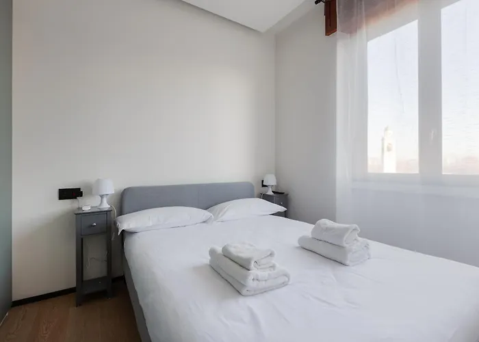 Guesthost - Renovated Apts * Milan