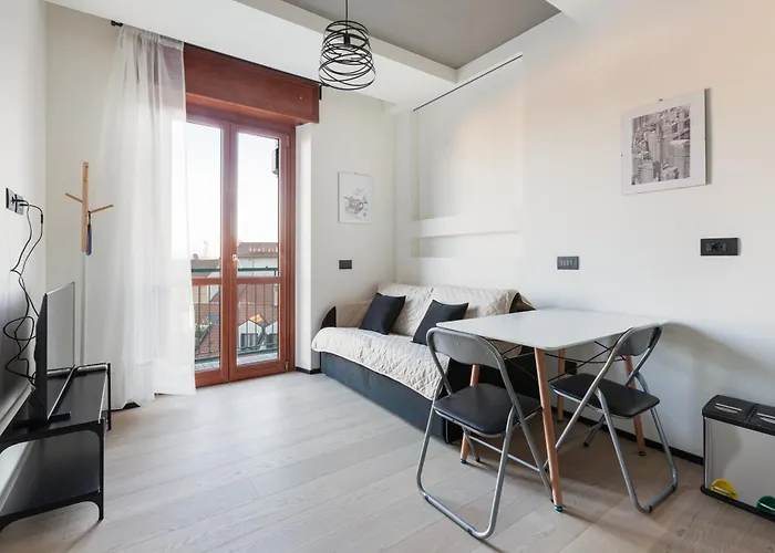 Guesthost - Renovated Apts