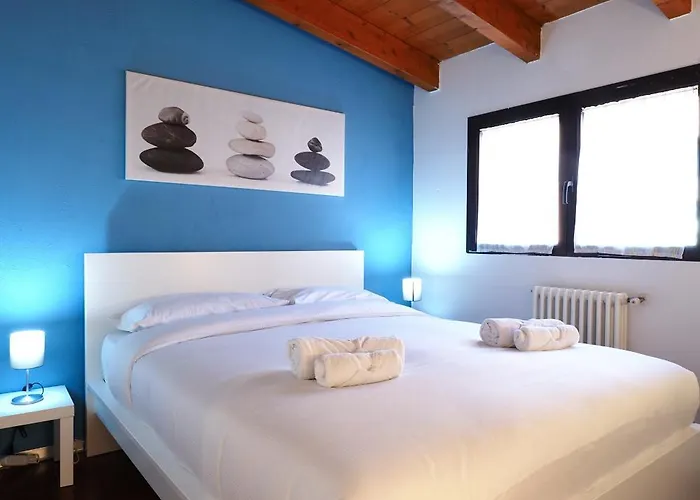 Primopiano - Comune Antico Apartamento *