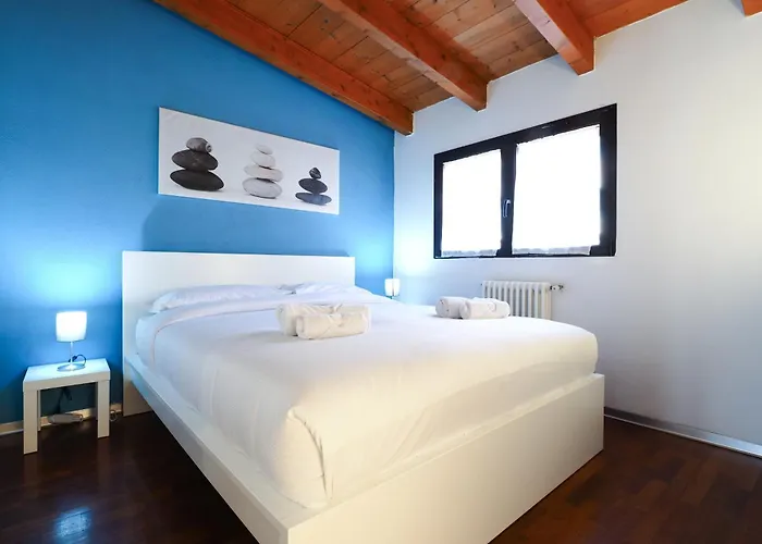 Primopiano - Comune Antico Apartamento *