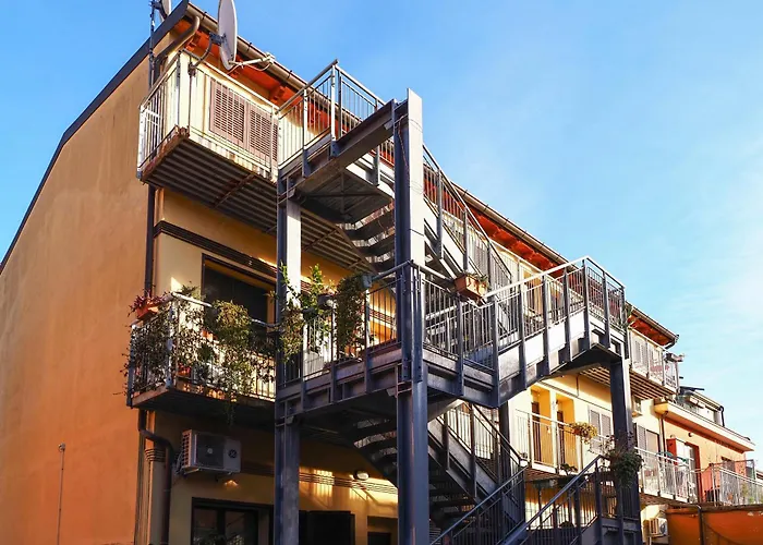 Primopiano - Comune Antico Apartamento *