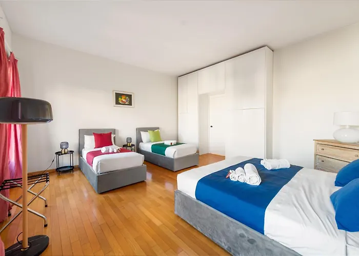 Duomo Dietro L'angolo Milán