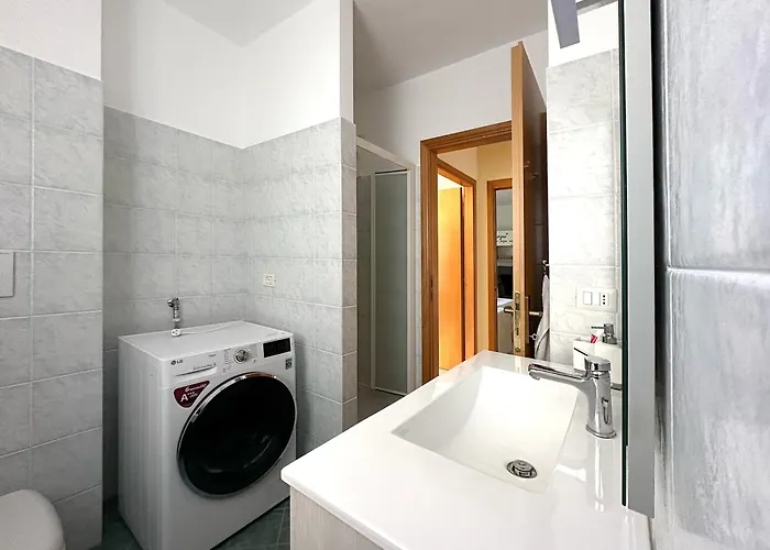 Apartment Splendido Quadrilocale Vicino Metro Istria Milan