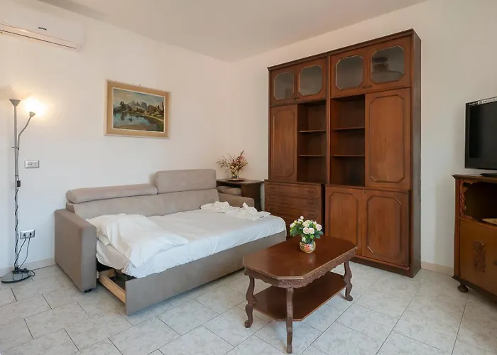 Ampio E Luminoso Appartamento, Posto Auto Gratuito - Quarenghi