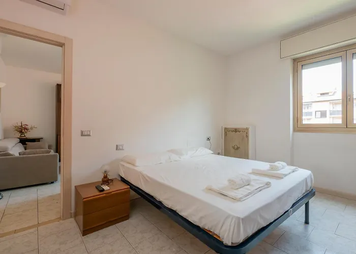 Ampio E Luminoso Appartamento, Posto Auto Gratuito - Quarenghi ميلان