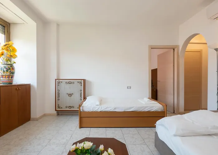 Ampio E Luminoso Appartamento, Posto Auto Gratuito - Quarenghi *