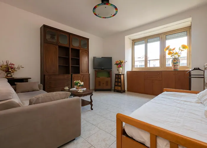 Ampio E Luminoso Appartamento, Posto Auto Gratuito - Quarenghi * ميلان