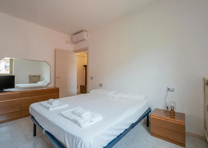 Ampio E Luminoso Appartamento, Posto Auto Gratuito - Quarenghi ميلان