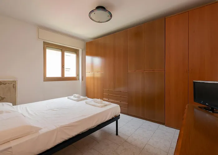 Ampio E Luminoso Appartamento, Posto Auto Gratuito - Quarenghi شقة ميلان