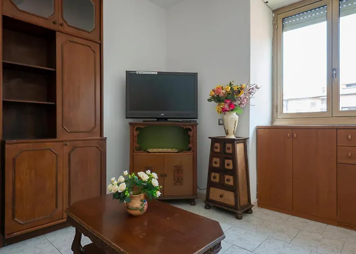 Ampio E Luminoso Appartamento, Posto Auto Gratuito - Quarenghi