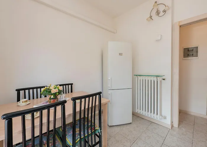 Ampio E Luminoso Appartamento, Posto Auto Gratuito - Quarenghi * ميلان