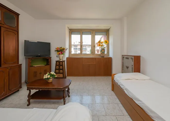 Ampio E Luminoso Appartamento, Posto Auto Gratuito - Quarenghi ميلان