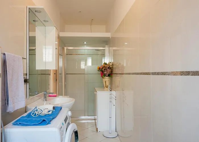Ampio E Luminoso Appartamento, Posto Auto Gratuito - Quarenghi Apartmán