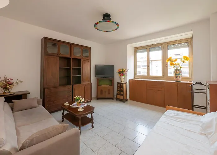 شقة Ampio E Luminoso Appartamento, Posto Auto Gratuito - Quarenghi