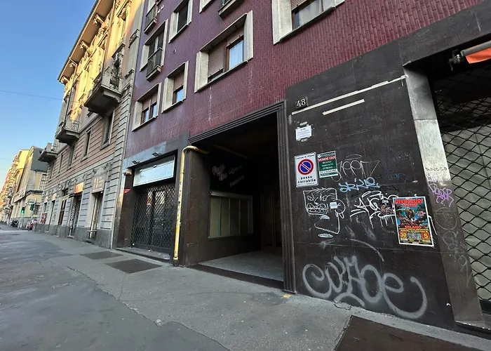 Im - Viale Monza * מילאנו