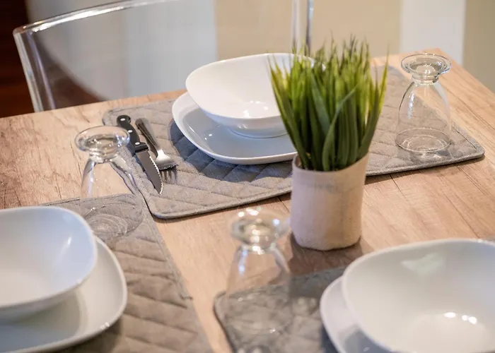 Flat In Center With Terrace, Near Garibaldi Fs *