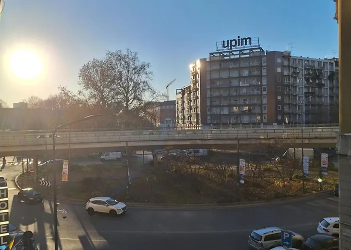 Just Min10 To Duomo アパート