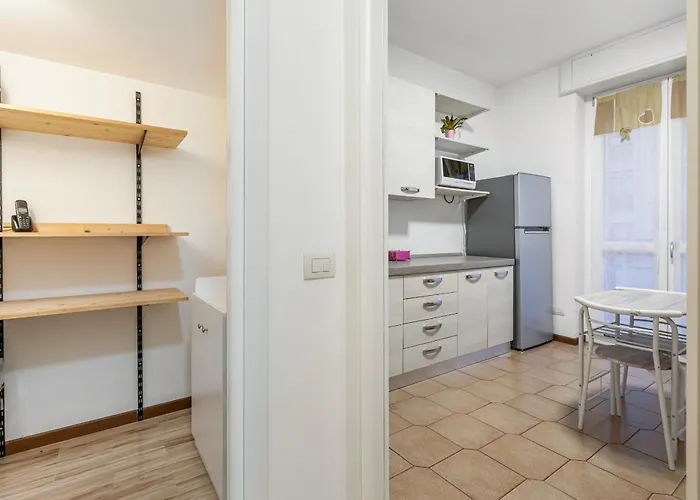 Affori Centro Metro Con Camera E Cucina * Милан