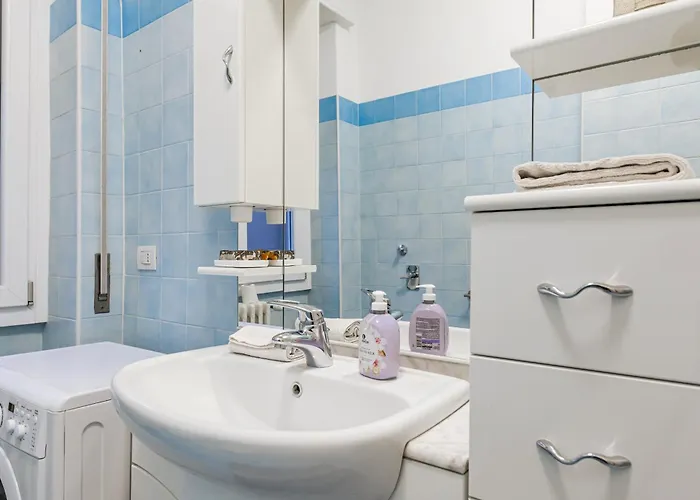 Affori Centro Metro Con Camera E Cucina Апартаменты