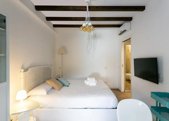 S Agostino - Porta Genova