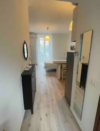 Grazioso Monolocale Vista Darsena Milán