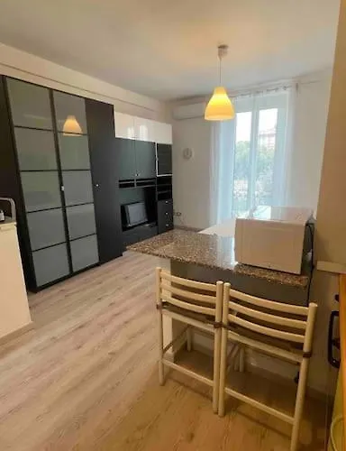 Grazioso Monolocale Vista Darsena Apartmán