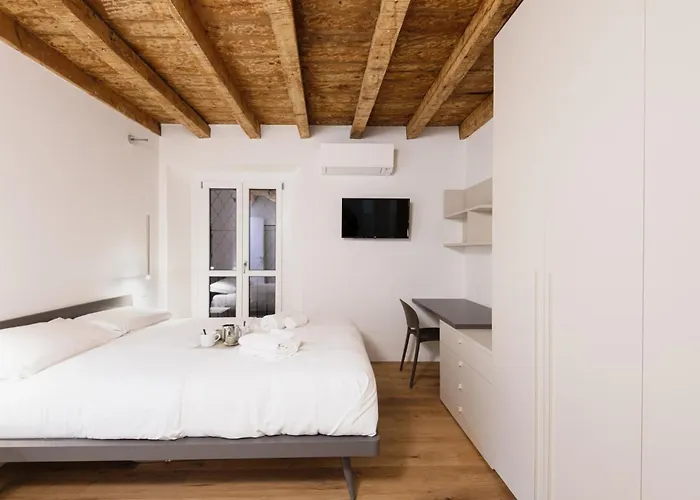 Apartamento Easylife - - Castaldi 26 P1d - Porta Venezia *