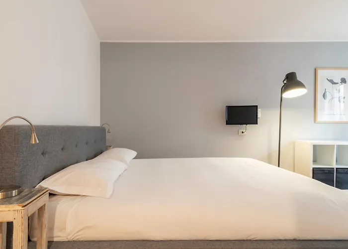 Easyhomes - Spiga Milán