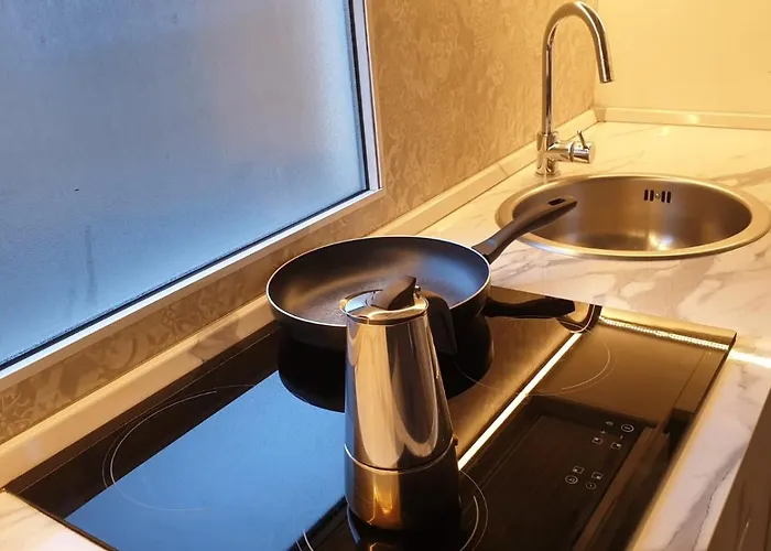 Spacious & Lovely - 4 Queen Bed ミラノ