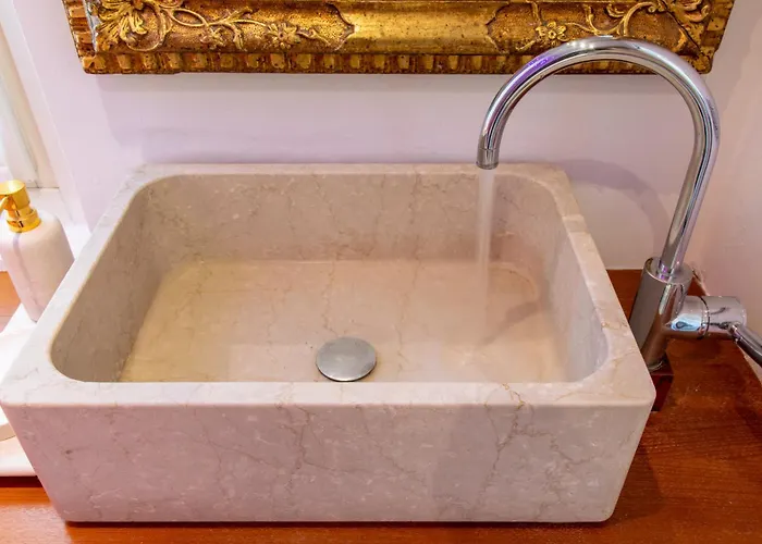 Porta Venezia- Design Apartment, 2-bedrooms, Netflix, Wifi *