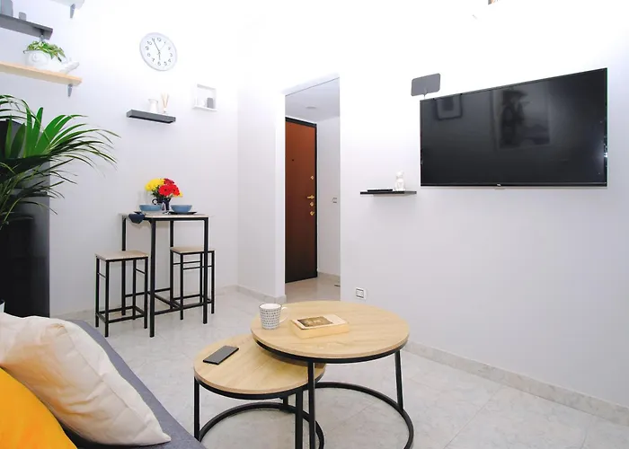 10 Min Duomo Free Parking Wifi Ac מילאנו