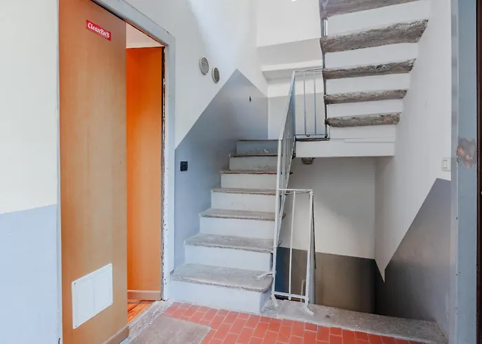 Guesthost - Sant Ambrogio Lovely Flat Mailand